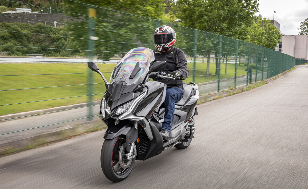 Casco kymco 2025