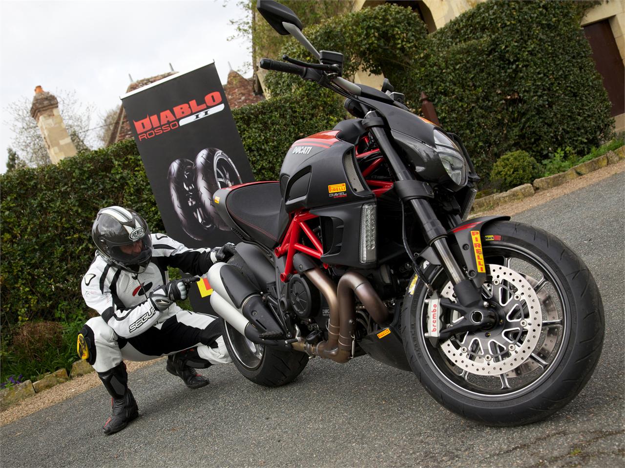Pirelli Diablo Rosso II: Cuando el diablo se viste de rojo | Noticias ...