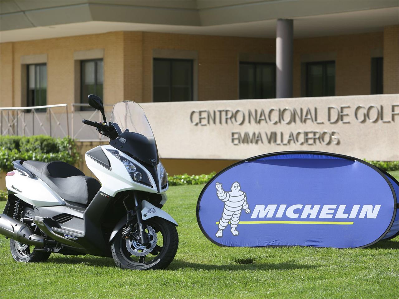 Pneumatico MICHELIN MOTO POWER PURE SC 120/80 14 58S - Per Scooter, Ottima Aderenza