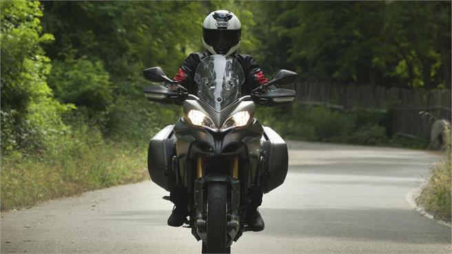 Comparativo Ducati MTS 1200S Touring / KTM 990 SMT