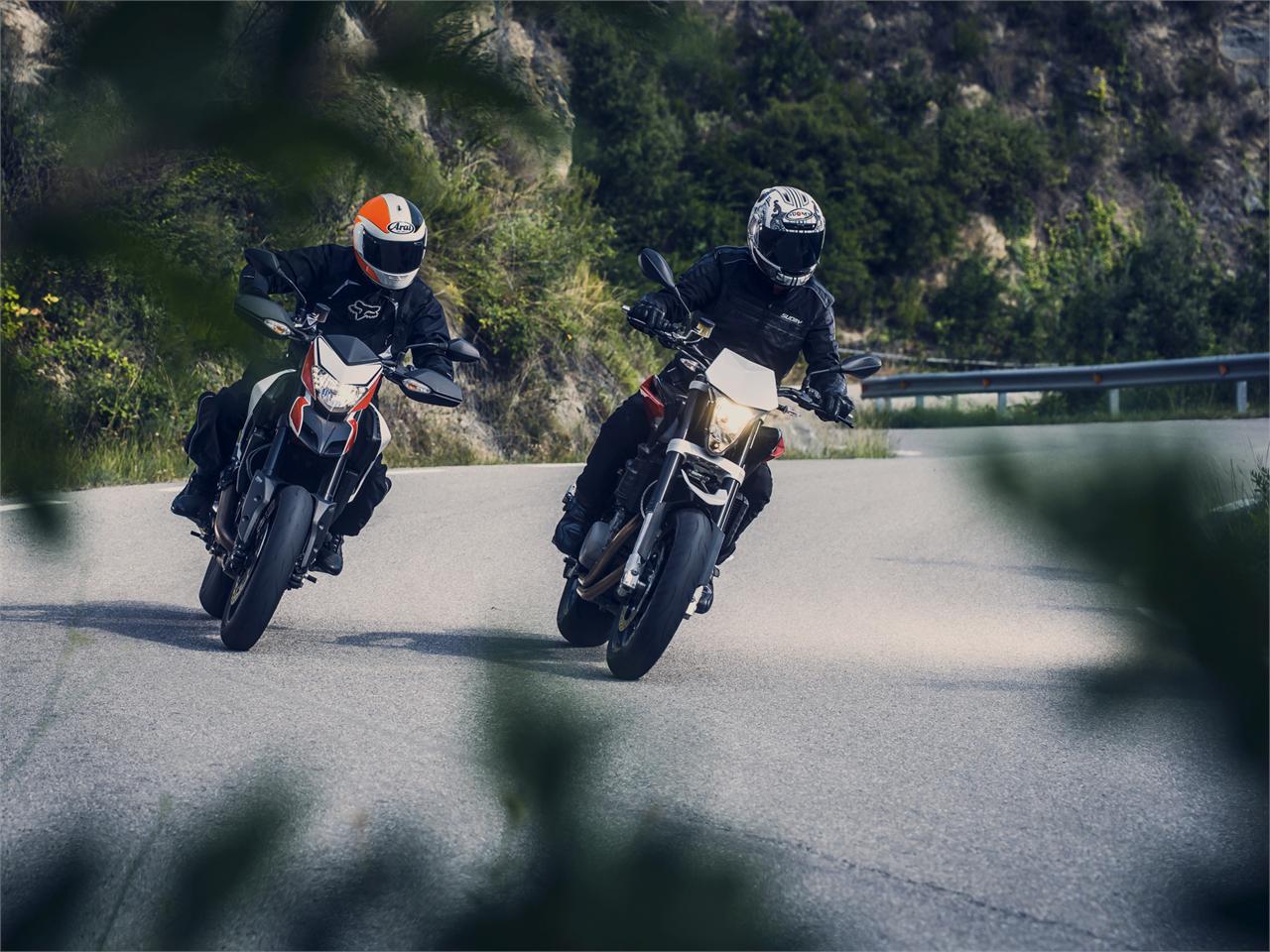 Ducati Hypermotard SP vs Husqvarna Nuda 900 R Noticias