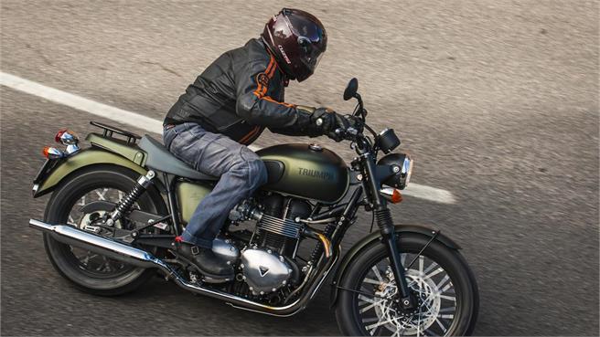 Triumph Bonneville Vs Kawasaki W800 Reviewmotorsco