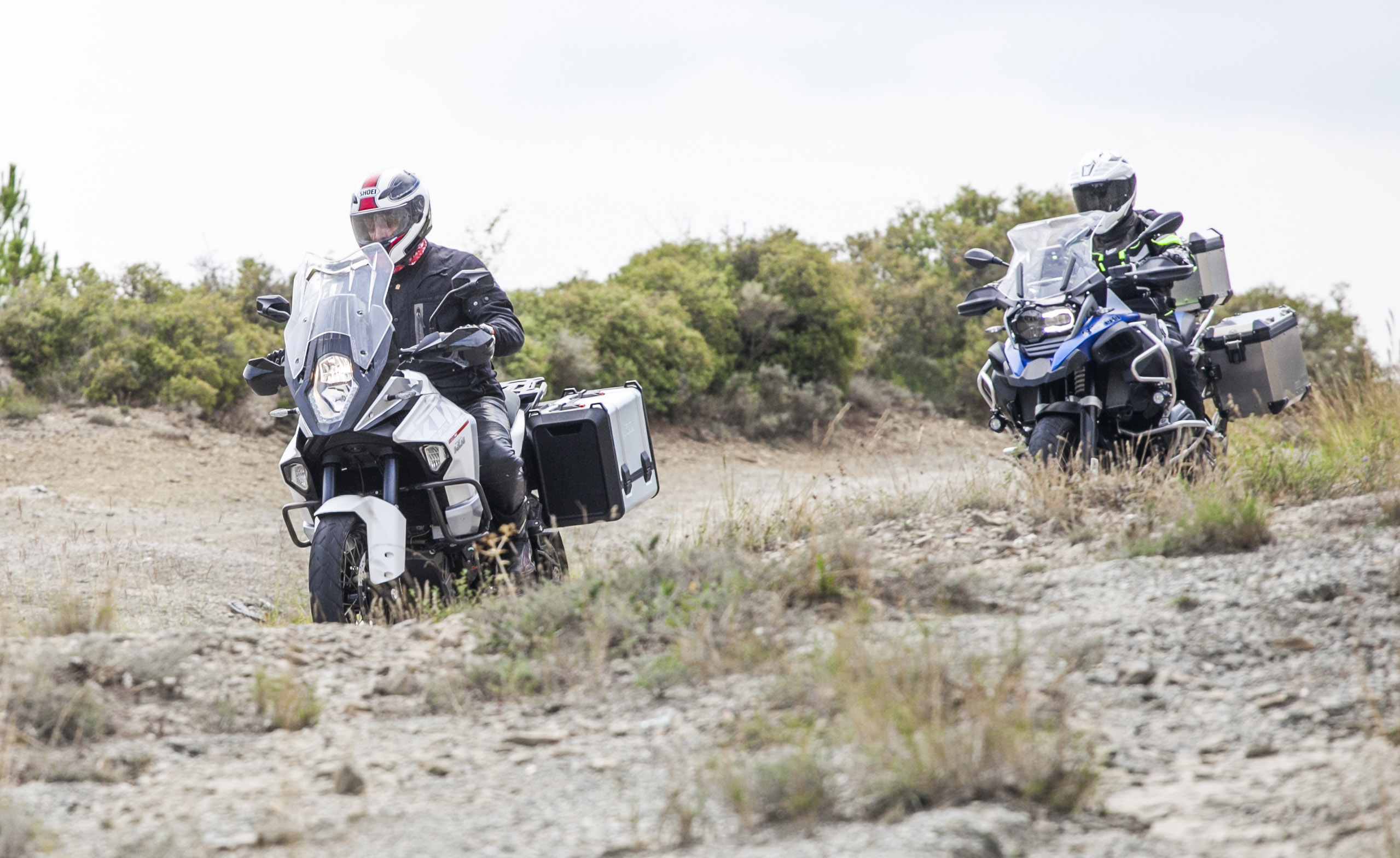 ktm 1290 super adventure vs bmw r1200gs adventure