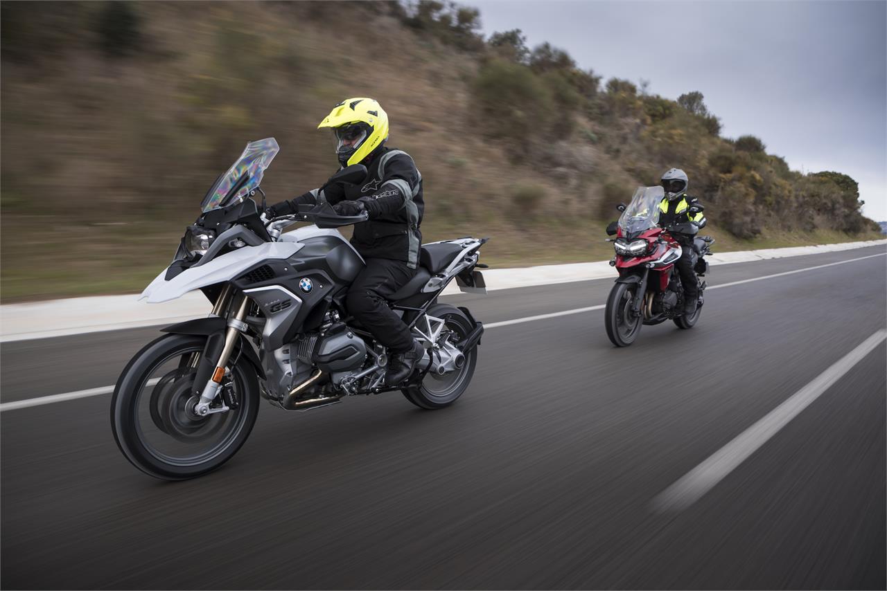 bmw 1200 gs vs triumph tiger 1200