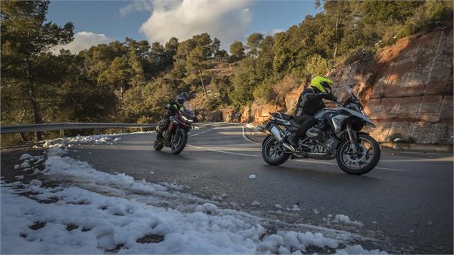BMW R 1200 GS vs Triumph Tiger 1200 XRT