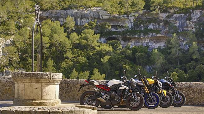 KTM 790 Duke, Ducati Monster 821, Triumph Street Triple R y Yamaha MT09 SP