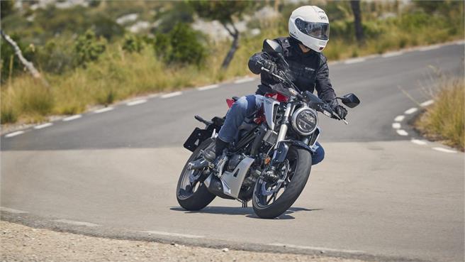 Honda CB125R vs KTM 125 Duke