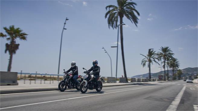 Honda CB125R vs KTM 125 Duke