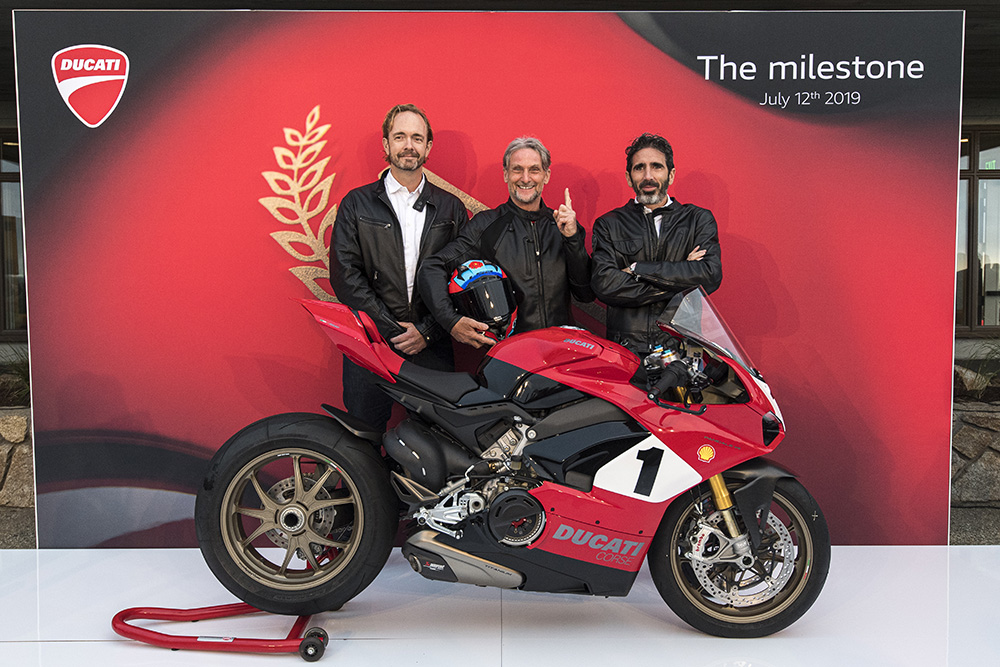 Ducati Panigale V4 25°Anniversario 916: Honrando su historia en