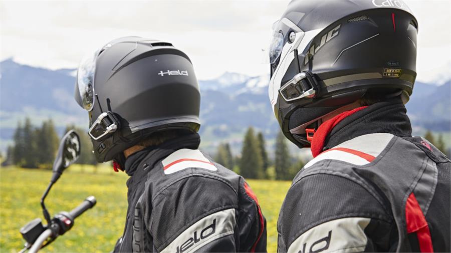 Maestro miseria Asociar Intercomunicadores en el casco: ¿Legales o ilegales en la moto? | Noticias  motos.net