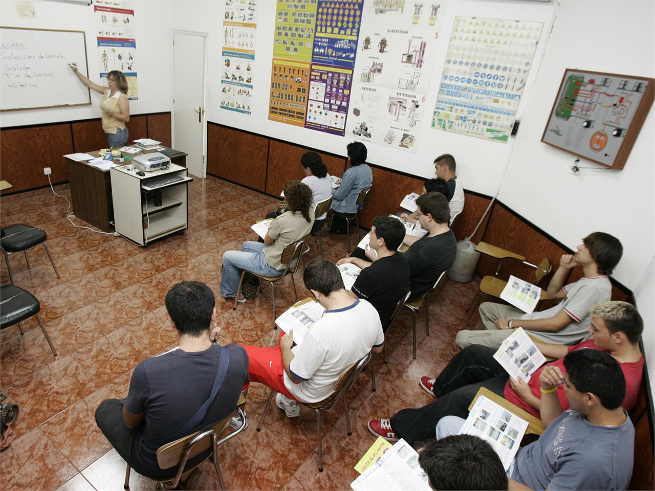 Los cursos de recuperación de puntos se tienen que hacer en centros autorizados por la DGT.