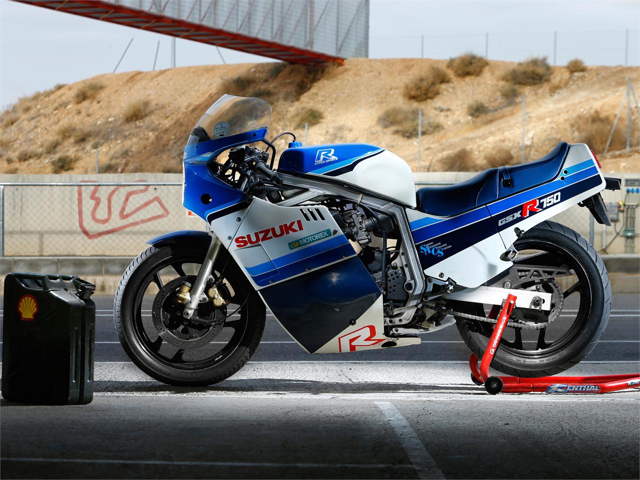 Suzuki GSX R 750