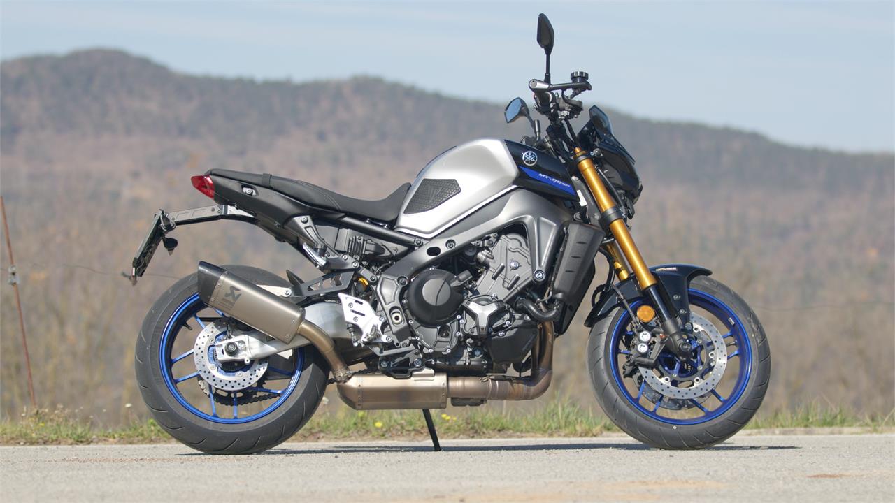 La Ducati Monster Sp Y La Yamaha Mt Sp Son Dos Naked De Alta Gama