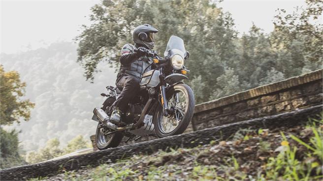 Macbor Montana contra Royal Enfield