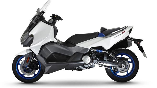 SYM Maxsym TL 1: A por el TMAX
