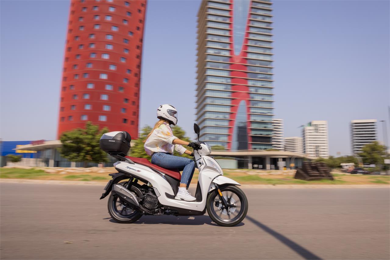 Se benefician los ciclomotores eléctricos y motocicletas eléctricas con ayudas hasta 700 y 1.000 euros, respectivamente.