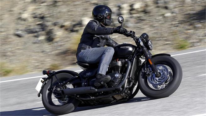 Triumph Bonneville Bobber Black: Clásica