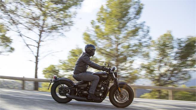 Triumph Bonneville Bobber Black: Clásica