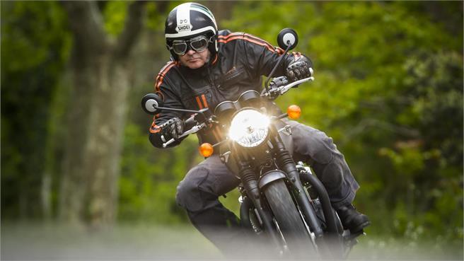 Triumph Bonneville T120 Black: el mito