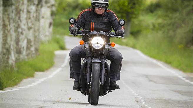 Triumph Bonneville T120 Black: el mito