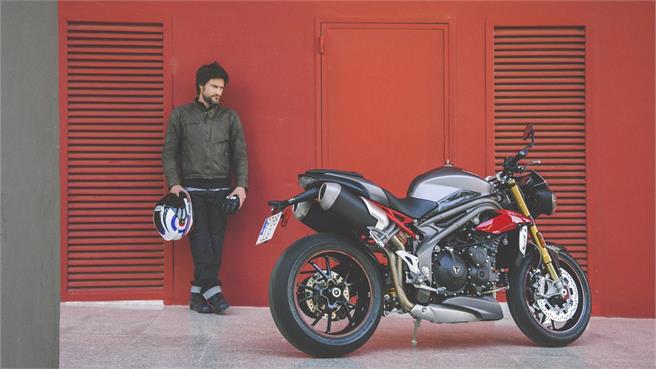 Triumph Speed Triple R 2016