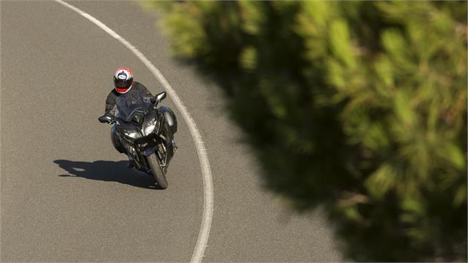 Yamaha FJR 1300 AS: Eterna viajera