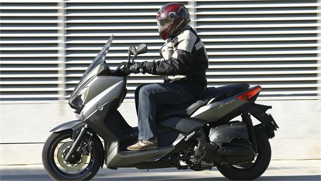 Yamaha Xmax 400 (2013-2018) Komfortsattelbezug – Handgefertigt In Italien, Tappezzeria Italia, Schwarzes Polster Yamaha Xmax 400 (2013-2018) Komfortsattelbezug – Handgefertigt In Italien, Tappezzeria Italia, Schwarzes Polster