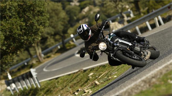 Yamaha XSR700