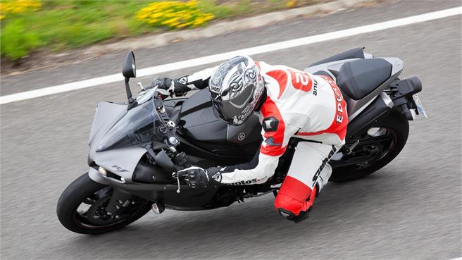 Yamaha YZF-R1