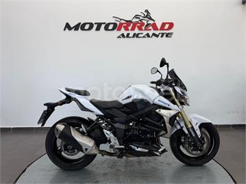 Suzuki GSR 750 2012