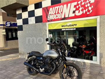 Moto Guzzi V7 2024