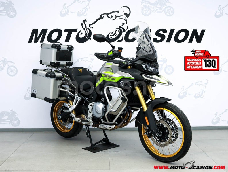 Voge 900 DSX