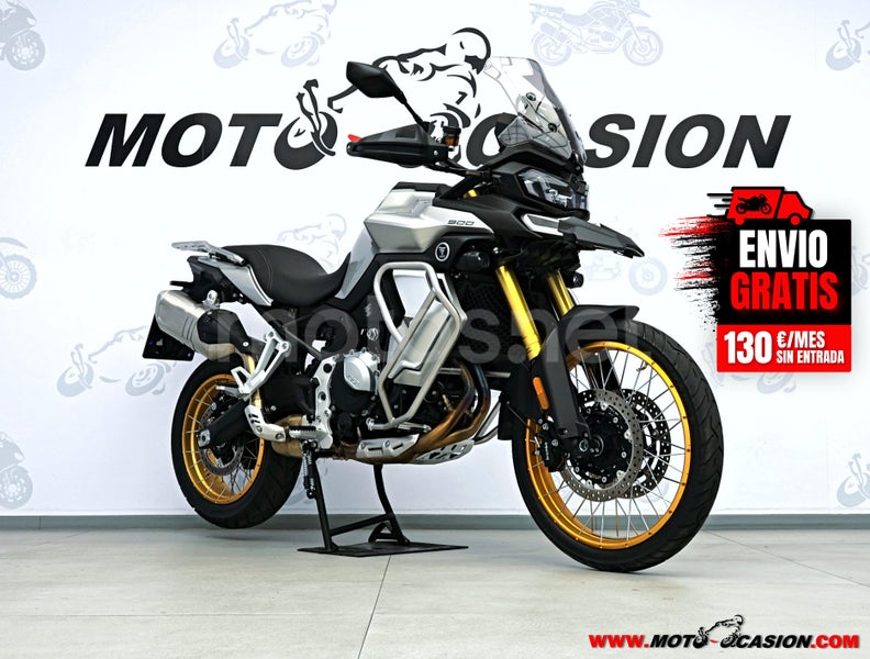 Voge 900 DSX