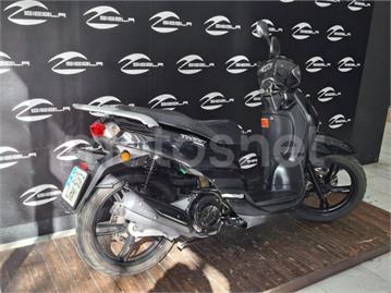 Peugeot Tweet 125 2021